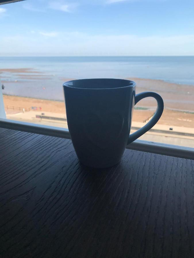 Beautiful Beachfront Retreat With A Stunning Sea View For The Ultimate Escape Away From The Busy World Below 헌베이 외부 사진